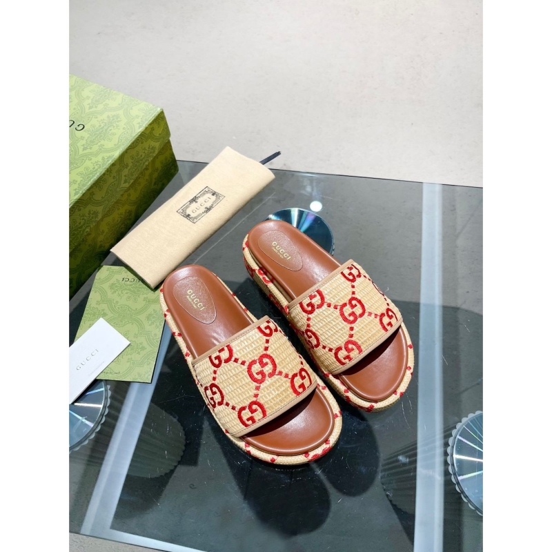 G*u*i slippers